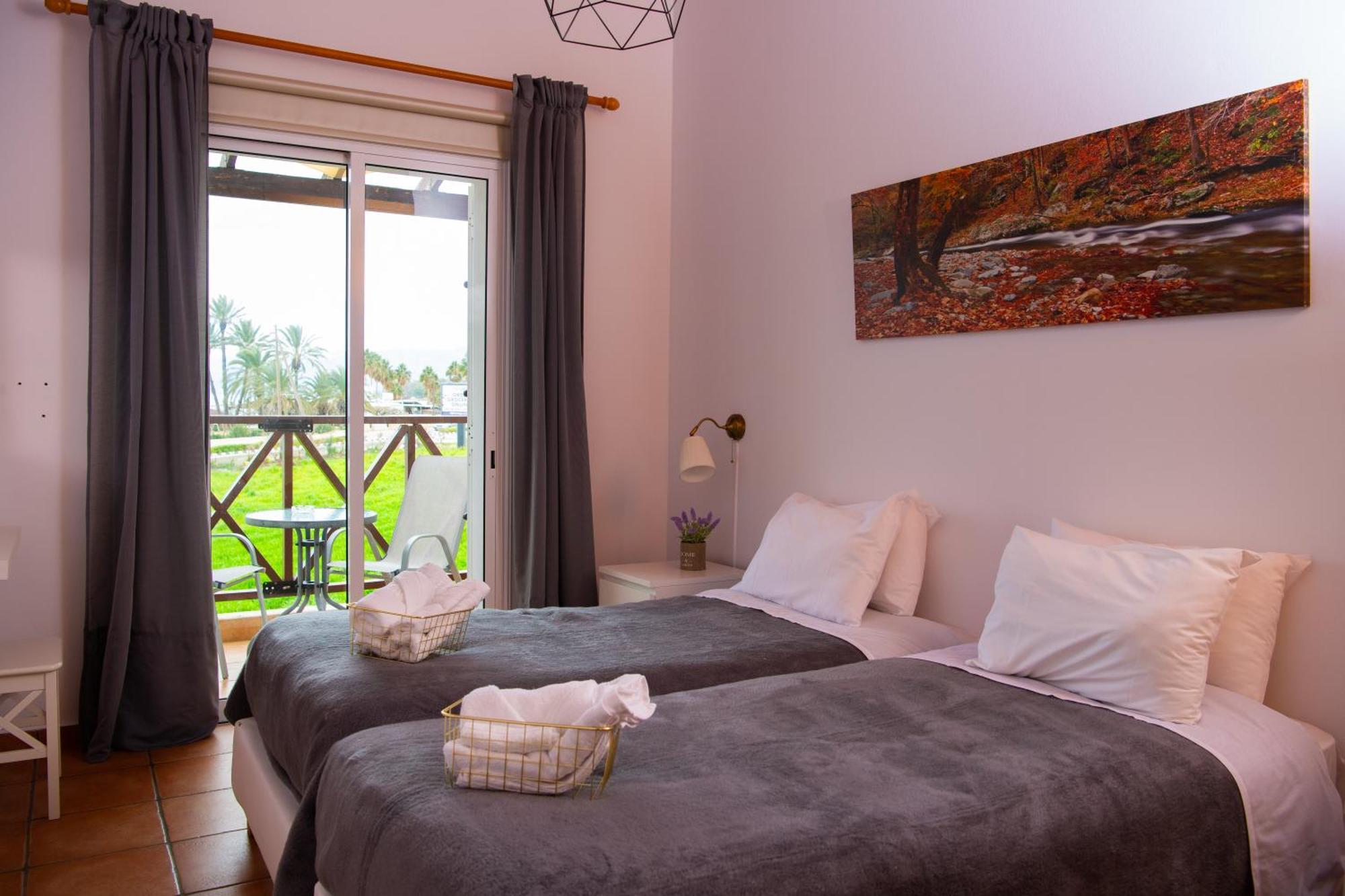 Path Latchi Beachfront Apartments ภายนอก รูปภาพ
